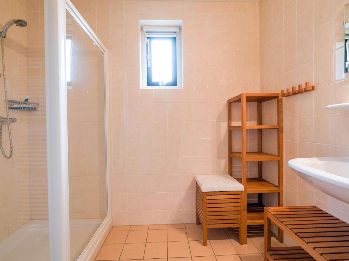 Serene Holiday Home In Gaasterl N Sleat Sondel Ngoại thất bức ảnh